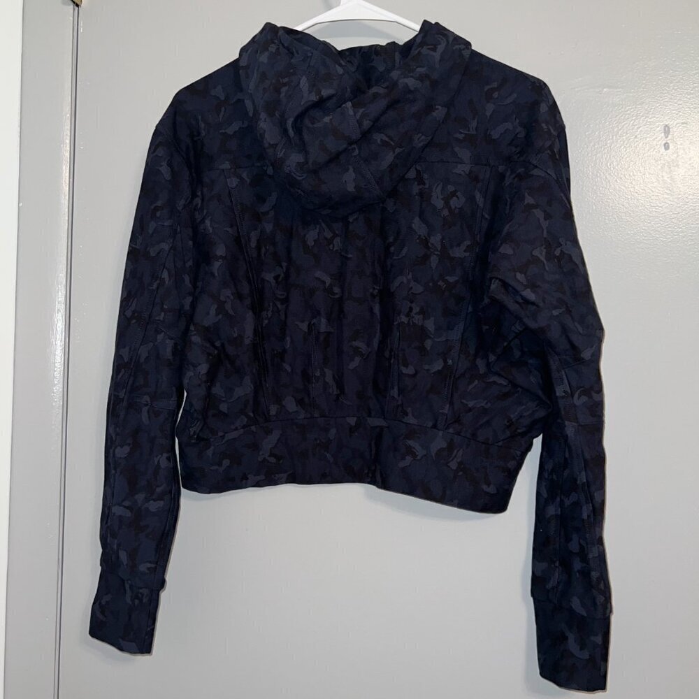 NWT Athleta Printed Farallon Sweatshirt Stratum Camo Navy Size XXS - Picture 5 of 7